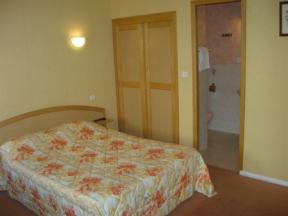 Hotel La Renaissance Cherbourg-en-Cotentin Exteriör bild